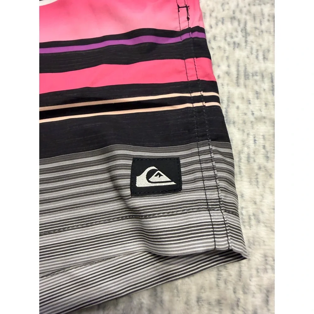 Quiksilver Men D Swell Vision Volley 17 Swim Trunks Black Pink Stripe Size S NWT